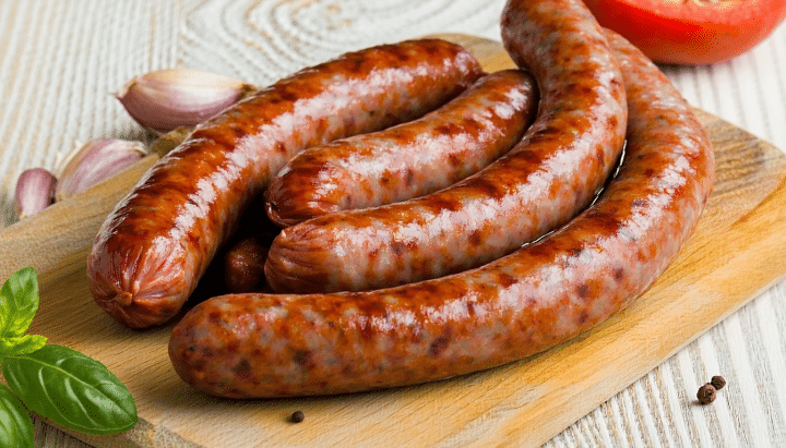 découvrez si vous pouvez donner du saucisson à votre chien sans risque pour sa santé. conseils vétérinaires, dangers potentiels et meilleures alternatives pour préserver le bien-être de votre animal.