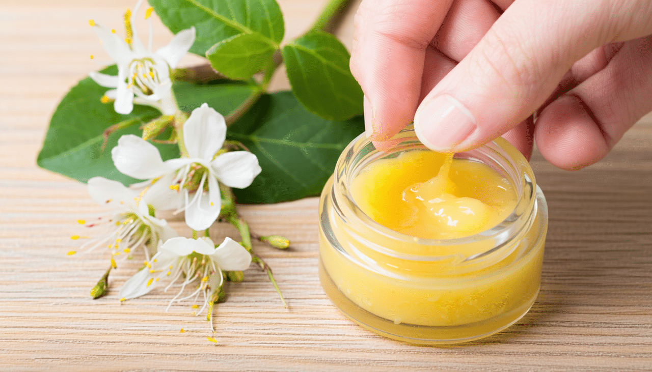 découvrez comment fabriquer facilement un baume coussinet maison pour protéger les pattes de votre chien contre le froid, la chaleur et les agressions extérieures. recette naturelle simple et efficace.